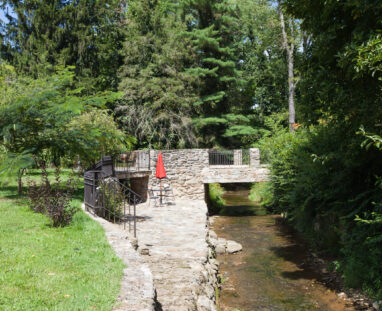 View More: http://jamiedphotography.pass.us/laurel-inn-the-hollow