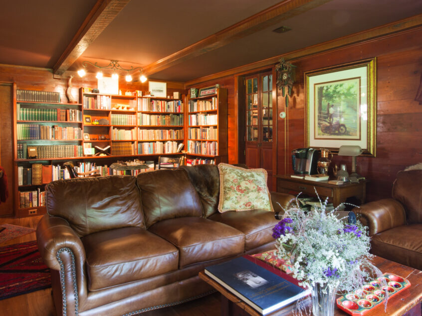 View More: http://jamiedphotography.pass.us/laurel-inn-the-hollow